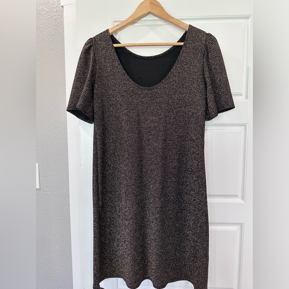 Black and Gold Scoop Shift Dress, NWT, size S - Picture 2 of 5